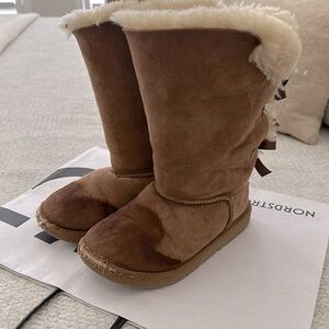 UGG Bailey Bow Boot size 3